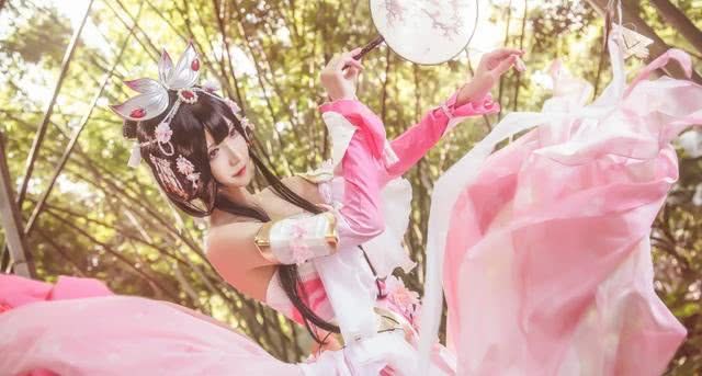 腐团儿COS王者荣耀甄姬，完美还原游园惊梦，比原画还漂亮！