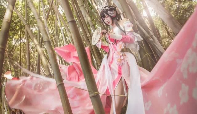 腐团儿COS王者荣耀甄姬，完美还原游园惊梦，比原画还漂亮！