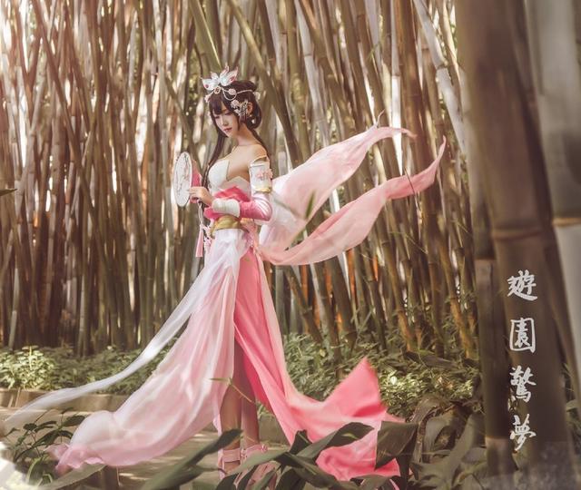 腐团儿COS王者荣耀甄姬，完美还原游园惊梦，比原画还漂亮！