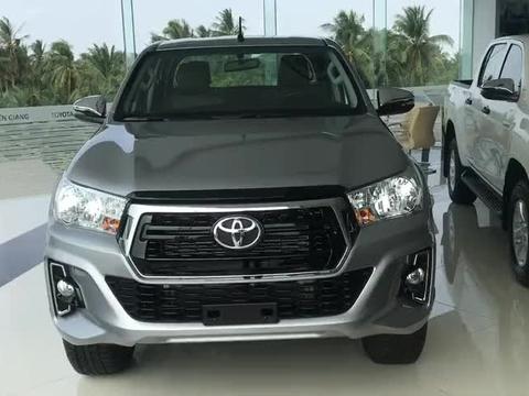 2019款丰田海拉克斯到店，外观和内饰详细实拍