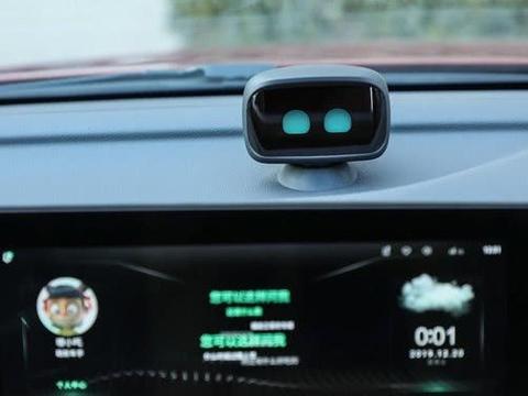 哪吒与宁德时代举行战略合作签约仪式 深化新能源电池合作