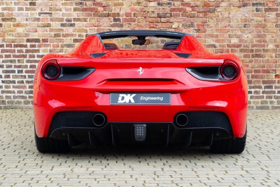 法拉利488敞篷版实车 运动的设计