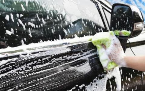 雨后要不要洗车呢？许多新司机没弄明白！