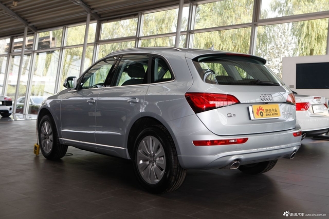 2013款进口奥迪Q5 混动2.0T自动40TFSI Hybrid 石英灰