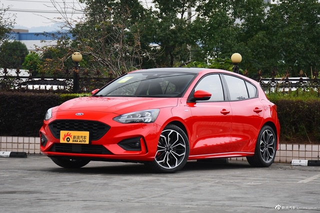 2021款福克斯两厢180 ST Line