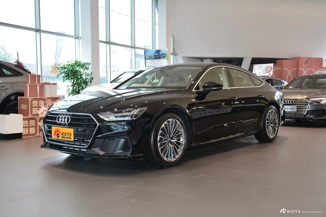 2021款奥迪A7 2.0T自动45 TFSI 臻选型