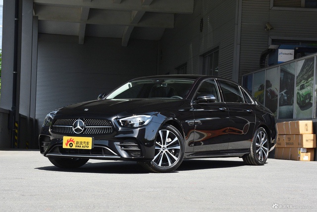 2021款奔驰E级混动 350 e L运动版