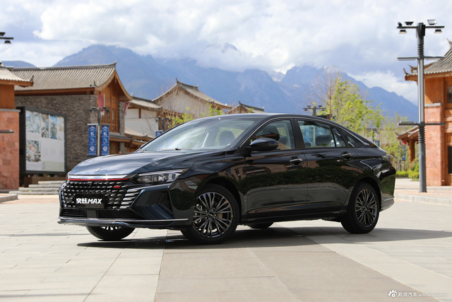 2021款奕炫MAX混动版