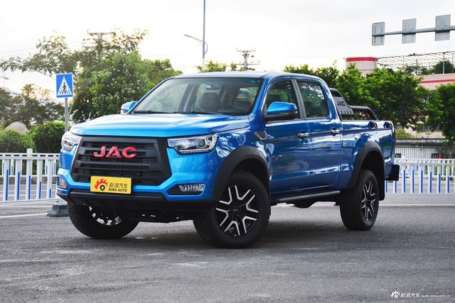 2021款帅铃T8 2.0T手动PRO柴油两驱锐尚版大双