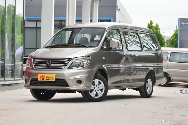 2022款菱智奋斗款 M5L 1.6L手动基本型 7座