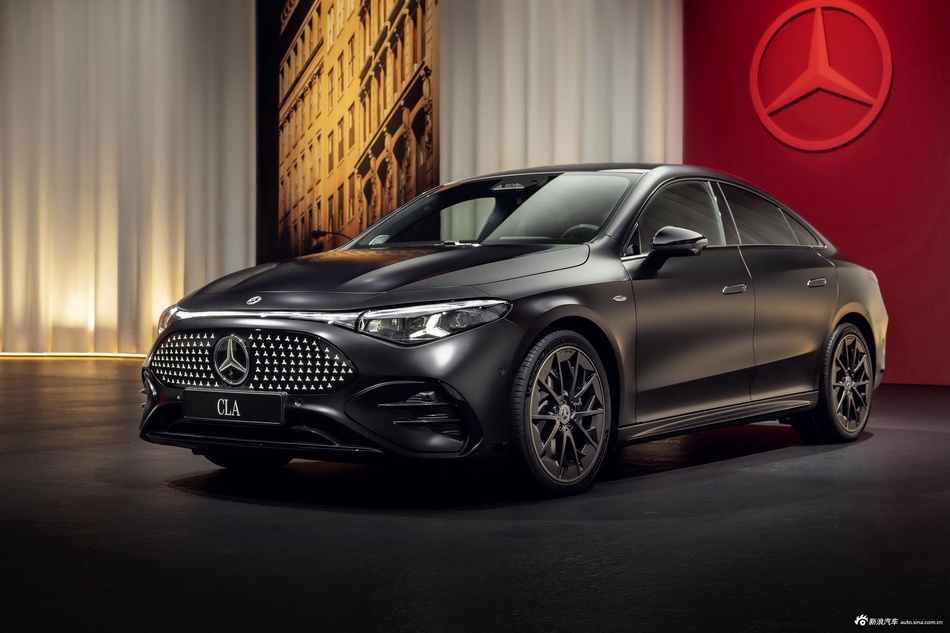 2025款奔驰CLA EV 350 4MATIC AMG Line Edition 官图