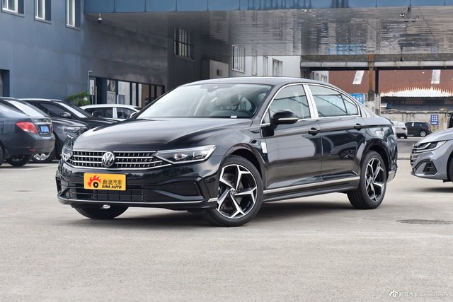 2025款迈腾 改款三 众享款 330TSI <em>DS</em><em>G</em>豪华型