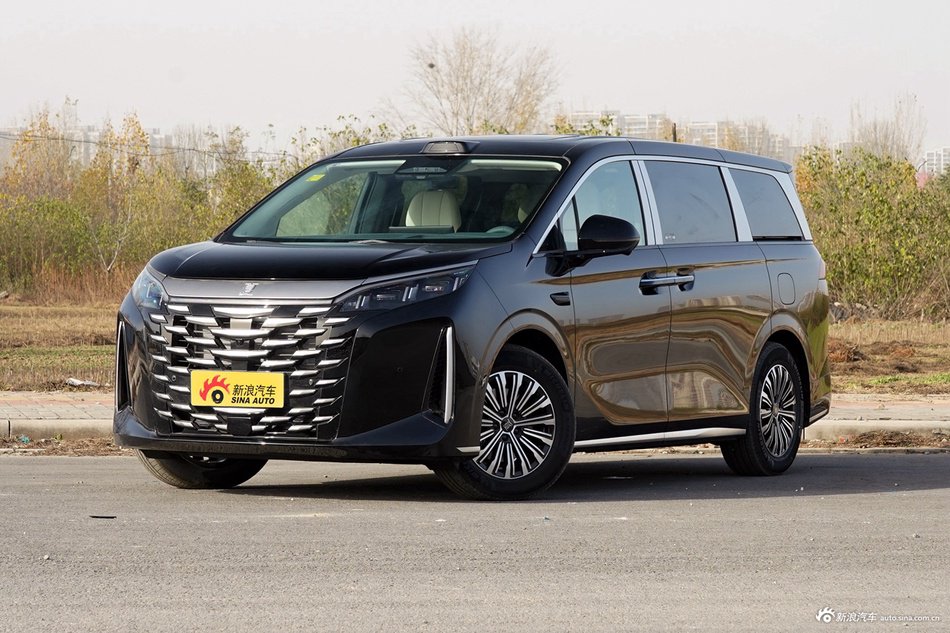 2026款比亚迪夏 DM-i 1.5T 218KM 卓越型