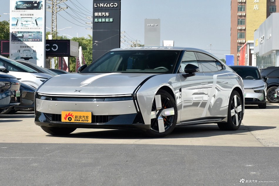 2025款小鹏P7 750 四驱高性能 Ultra