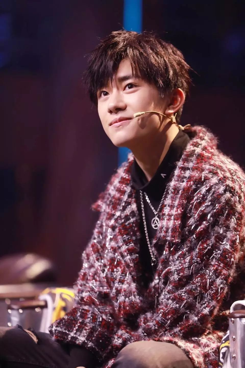 虽然千玺大佬自称高冷,但是大佬有的时候对粉丝真的级甜.