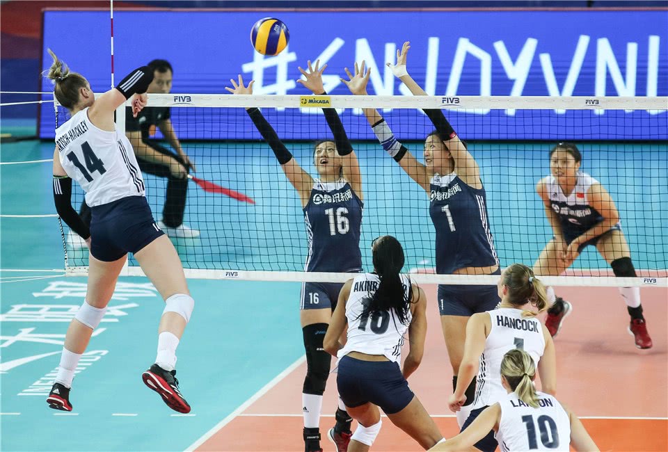 中国队大比分0-3不敌美国队 中国女排最后时刻