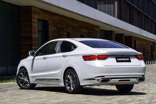 吉利又牛了一次,新车加满油能跑1200km,最低