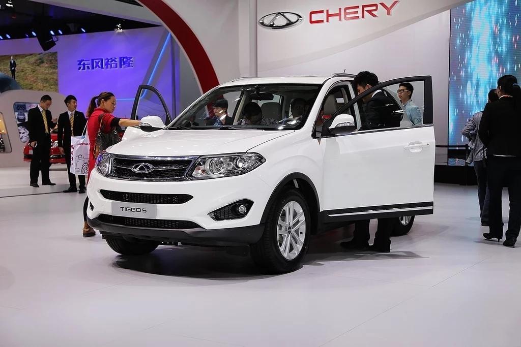 车重1.5吨，轴距2.6米，外观比瑞虎7霸气，1.5T配CVT仅8万起！