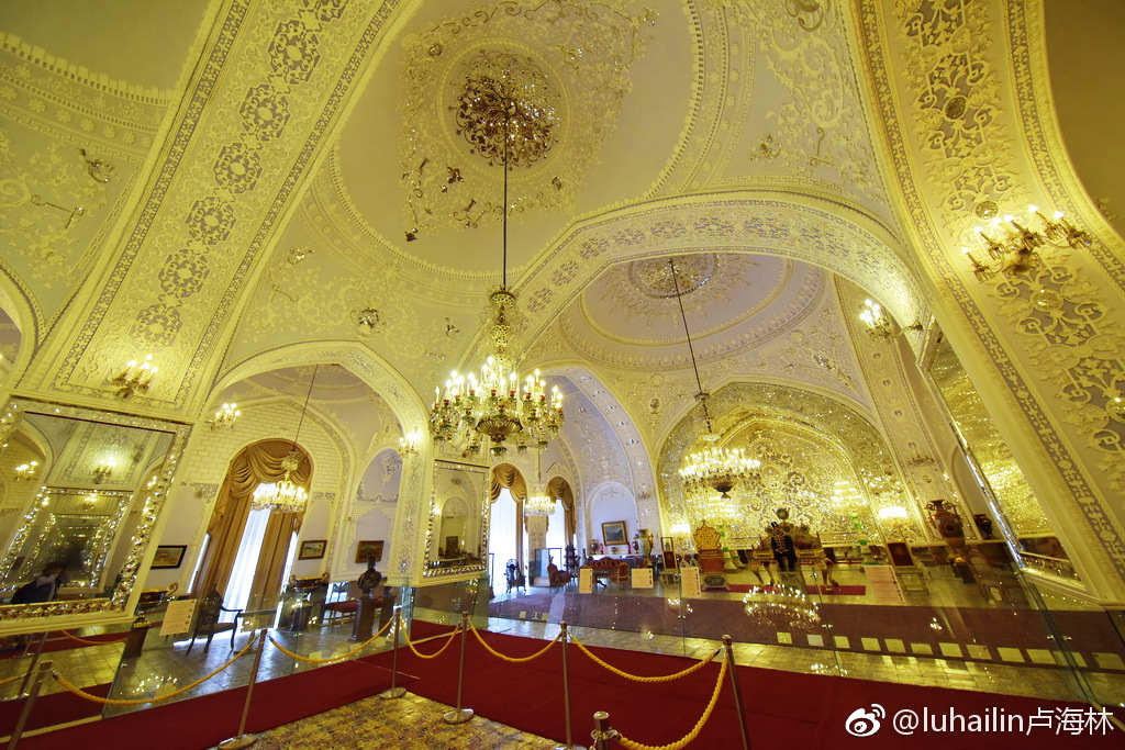 金壁辉煌的格雷斯坦宫,具有欧洲古典王宫的气派.