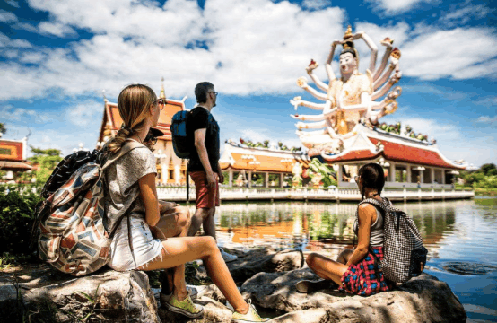 国游客到泰国疯狂购物, 那泰国人来中国旅游, 都