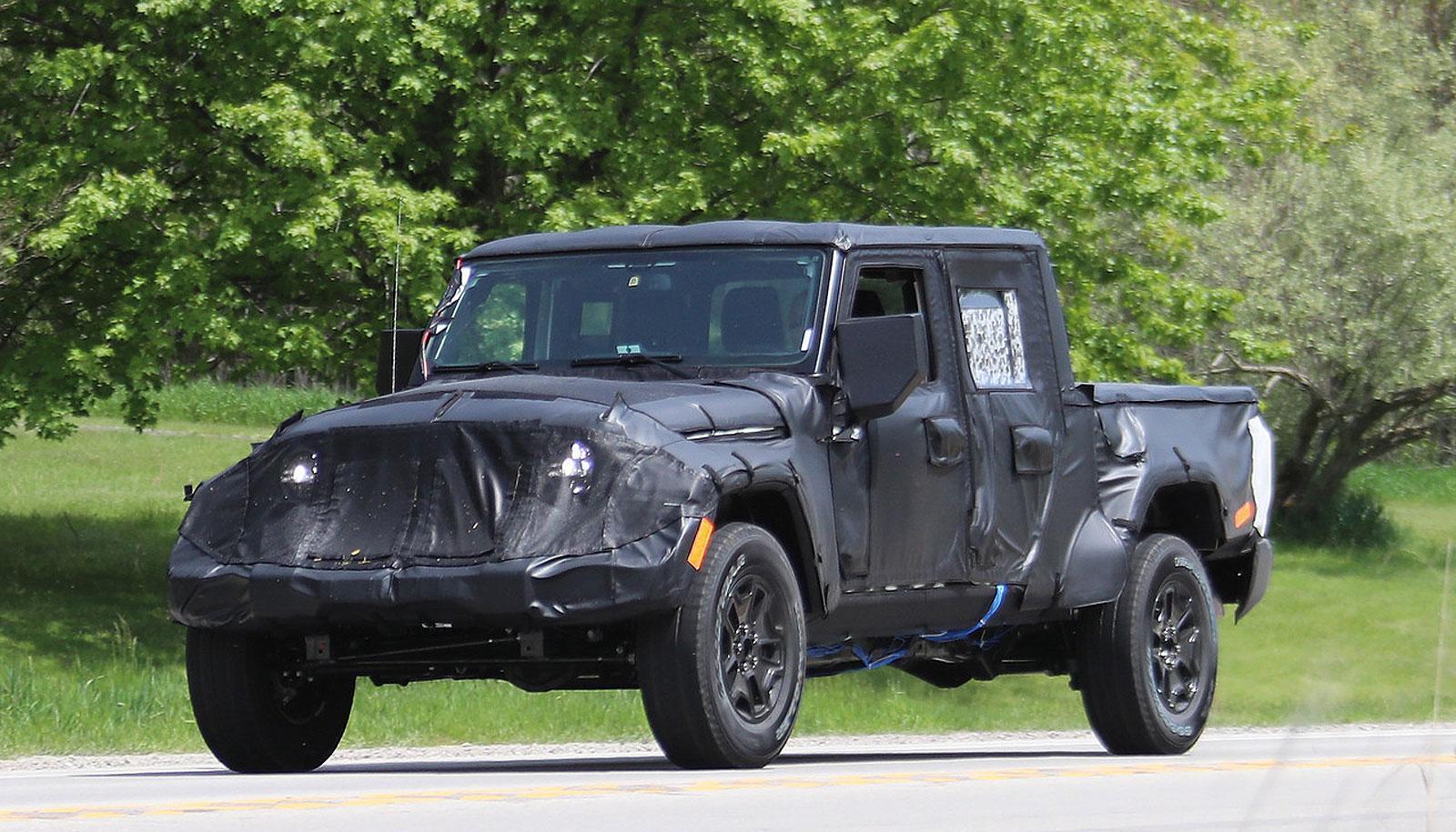 FCA全新中型皮卡谍照 基于Jeep牧马人