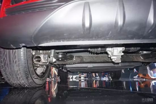 只卖5万的电动四驱SUV?红星闪闪X2上市亮瞎眼!