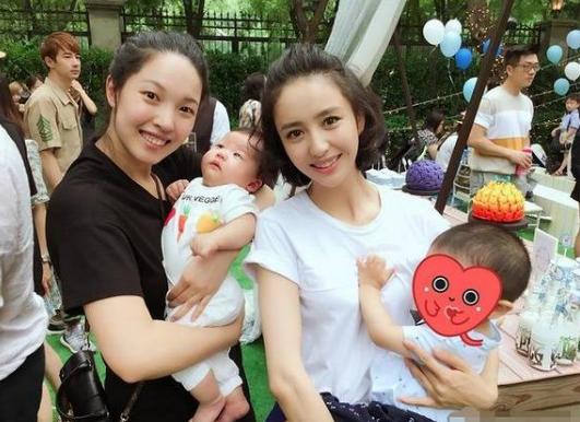 杨幂3岁女儿和佟丽娅2岁儿子,相差一岁,没有对