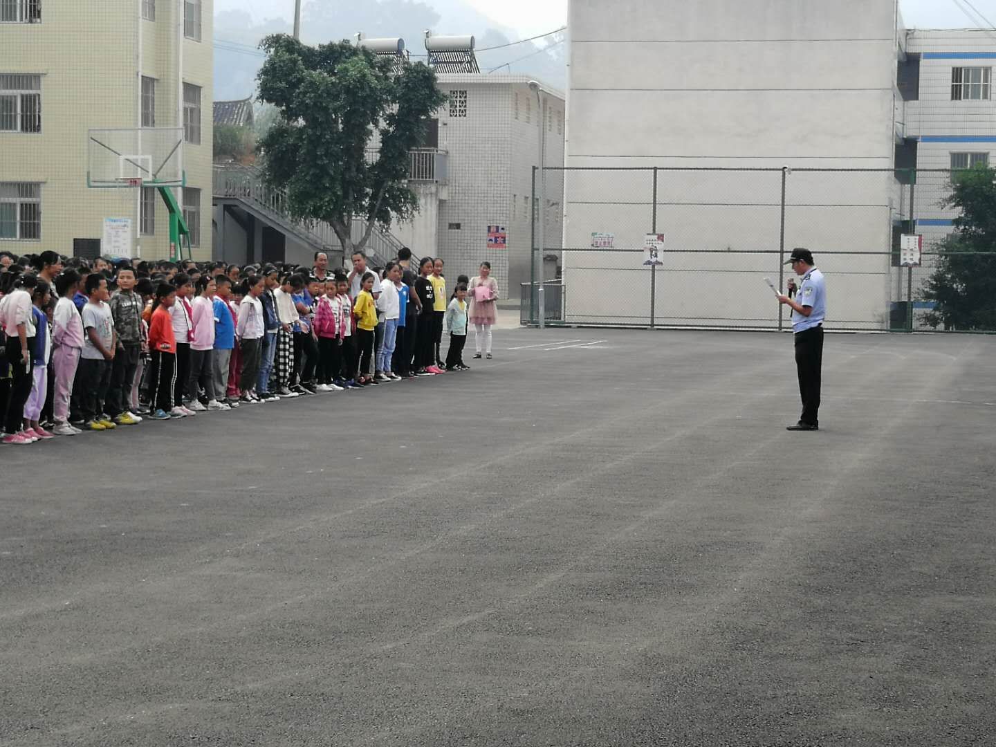 扫黑除恶进行时|开展防校园欺凌安全教育宣传