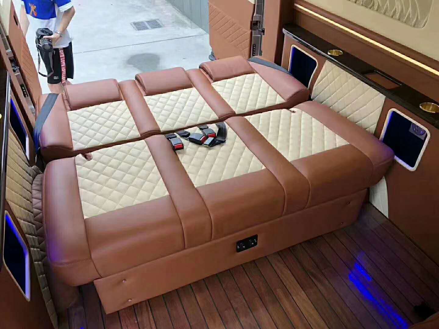 大通V80旅居房车改商务舱，舒适升级不输全顺新世代！