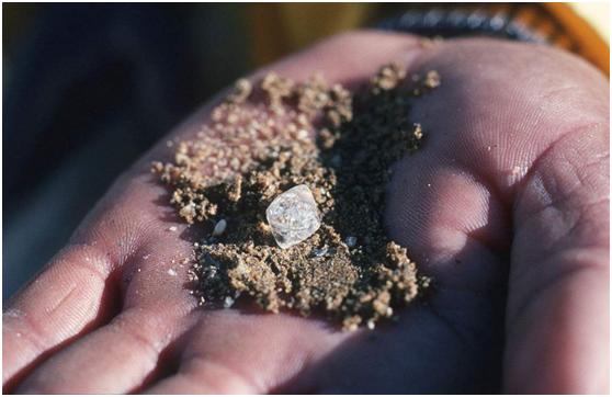 非洲钻石那么便宜,为什么爱购物的中国人却不