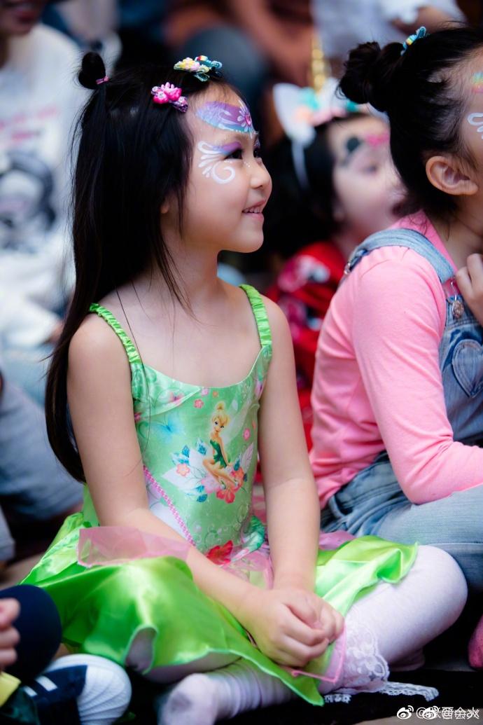 余文乐带周杰伦上山再现头文字D,吴尊晒老婆照