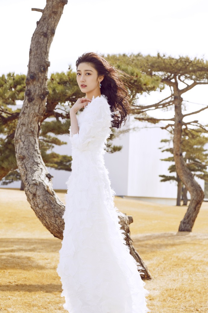 她曾是东华大学表演系校花,气质出众超段奥娟