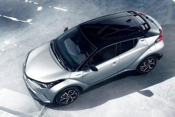 最帅丰田SUV到店，预售13万，标配尾翼！