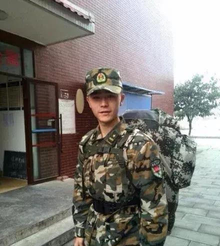 最帅军训教官集来了,颜值在线大比拼!