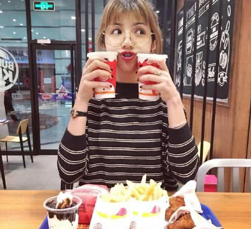 ins风,学会这些拍照姿势和技巧,让你秒变网红!