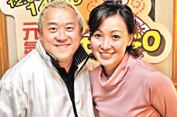 曾志伟两任神奇妻子,前妻生两女儿,现妻生两儿子,生娃