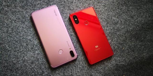 荣耀play对比小米8 SE,到底谁更强大呢?