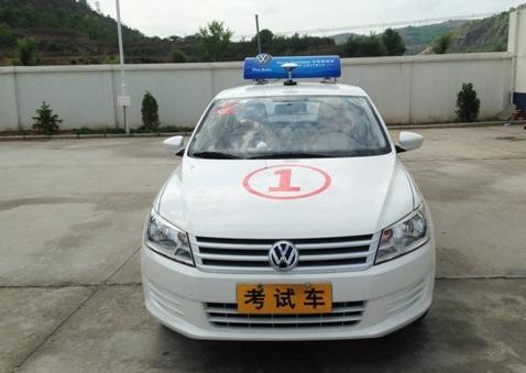 学车科目二考试中如何控制车速