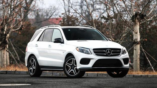 花100万扮猪吃老虎，还是花30万装100万的范，这俩车你怎么选？