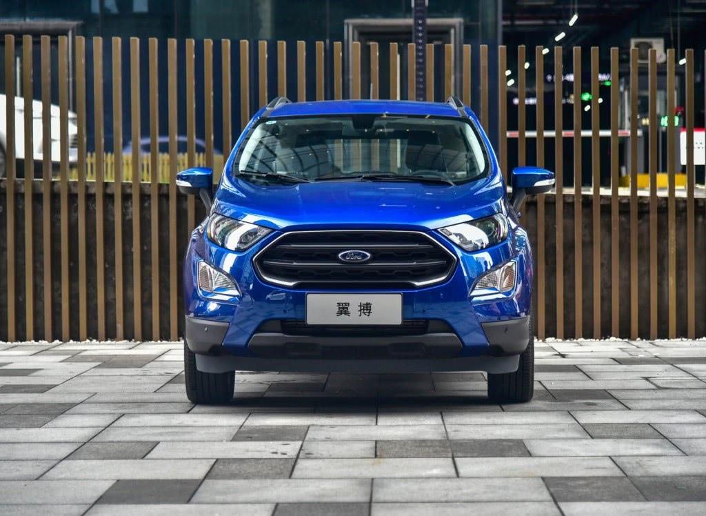 车重1.2吨，配1.5L5MT油耗6.2，造型比探险者霸气，仅5万起！