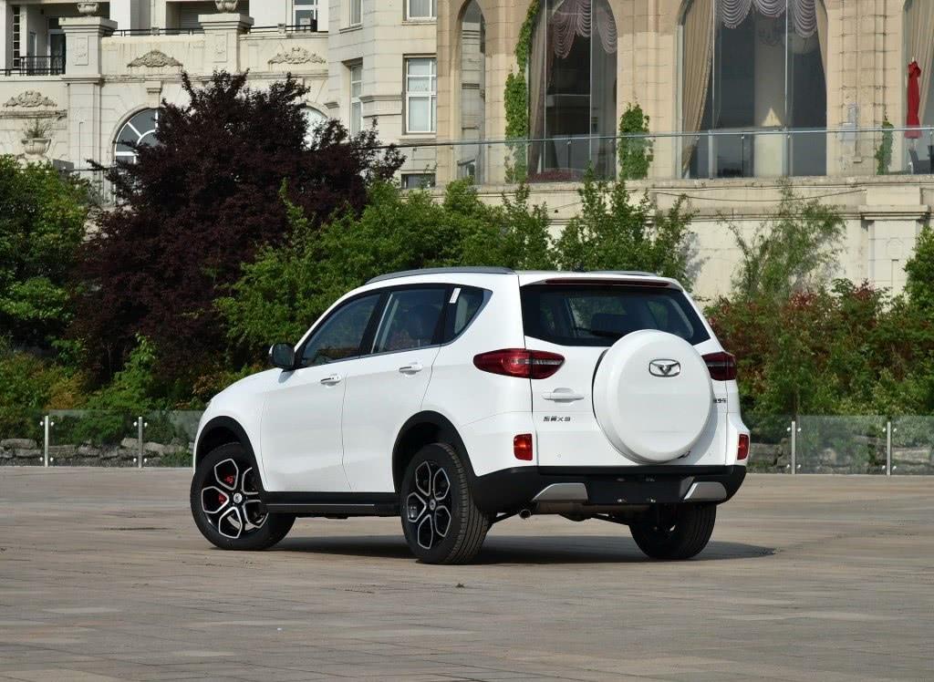 奇瑞长脸了！新车外观比宝马霸气，配5MT油耗6.7，月销惊人！