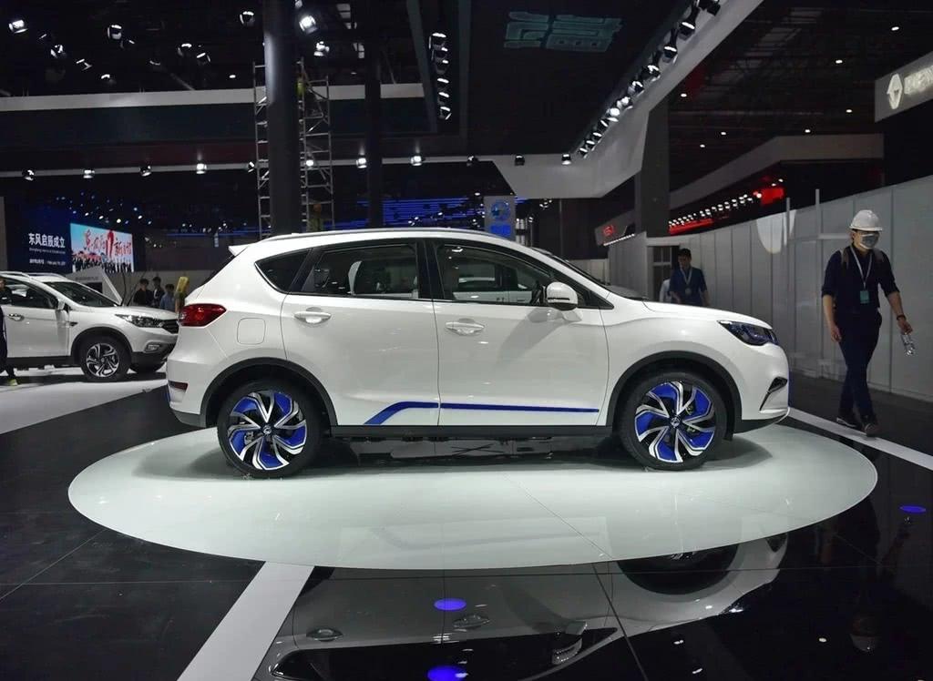 买啥奥迪Q3！这台国产车配1.4T油耗6.9，档次碾压宝马X1！