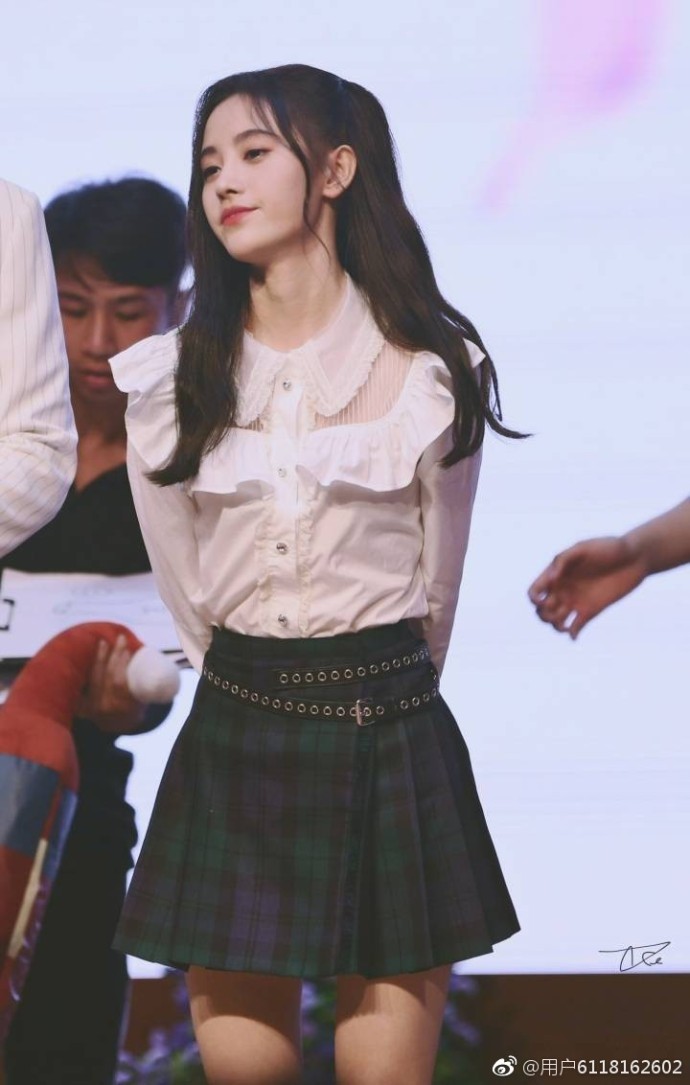 鞠婧祎粉丝喊话丝芭传媒,给她一个专业经纪人