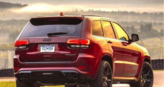 2018大切诺基Trackhawk是速度最快的吉普车, 看老司机怎么介绍它