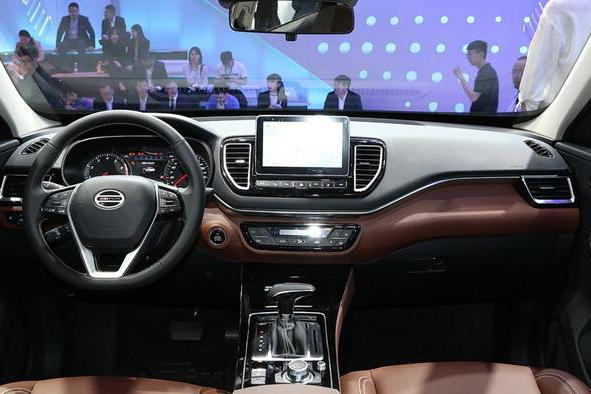 一汽全新SUV上市，8万内用爱信变速箱，性价比让对手都靠边