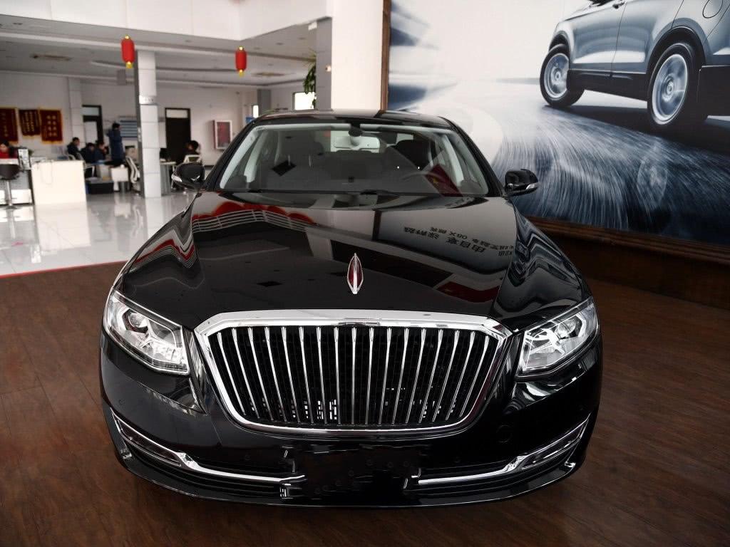 车重1.8吨，车长5米轴距2.9米，比皇冠霸气，不足25万！