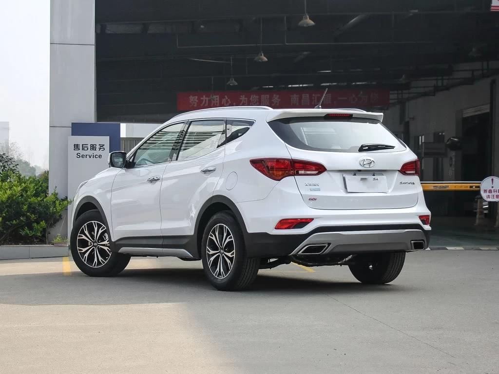 被昂科威逼急了！新车不足17万，轴距2.7米配6MT，比锐界强势！