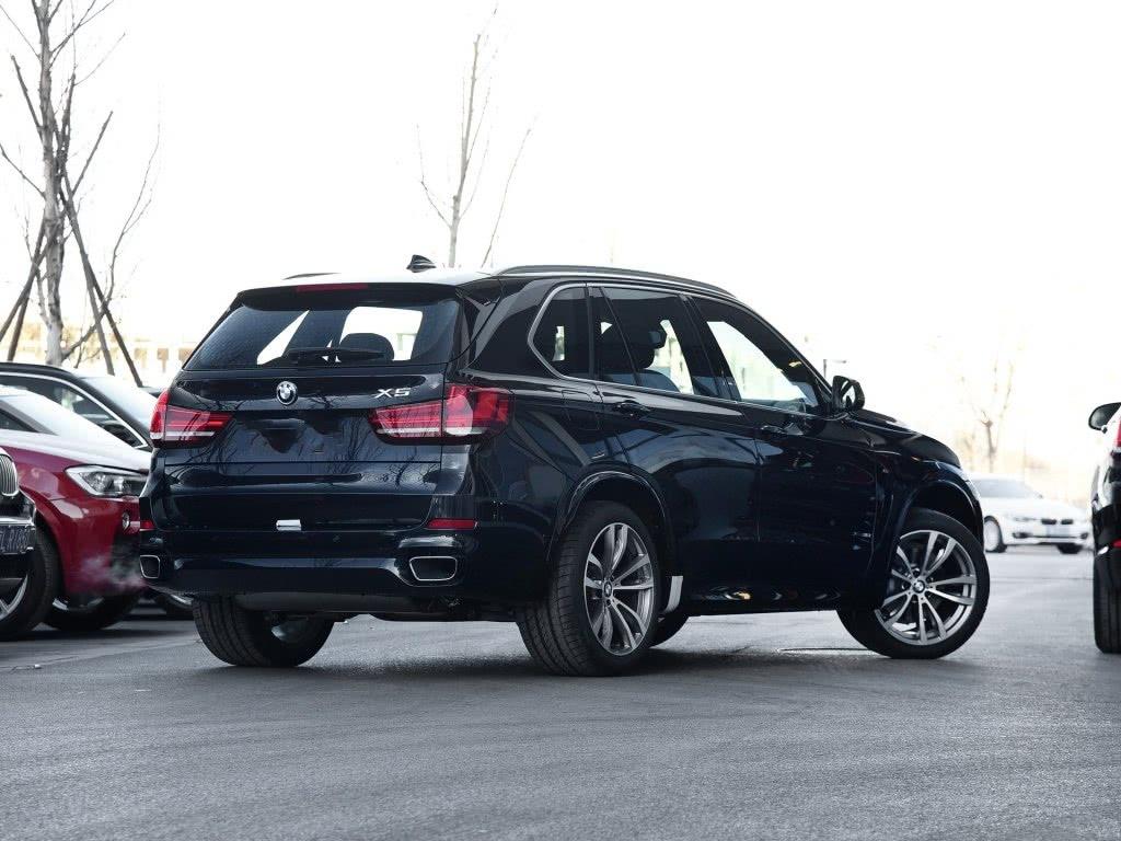 宝马发飙了！新车配3.0T＋8AT加速6.5，四驱天窗10寸屏，买啥Q7