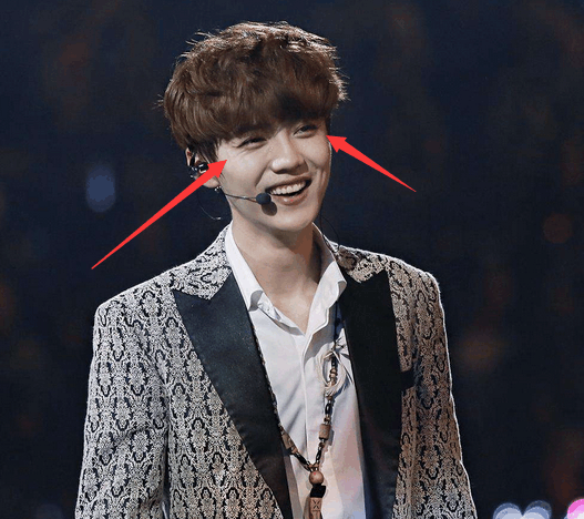 鹿晗这些年怎么了? 眼角的那些皱纹, 可把粉丝