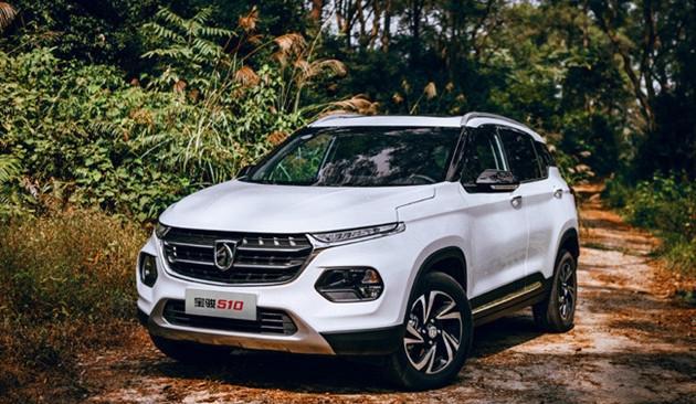 高配7万的国产SUV无敌了，颜值高还有全景天窗，只是没自动挡